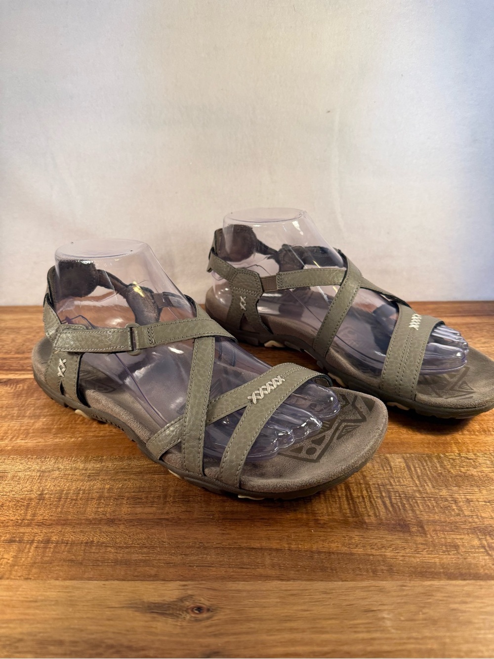Merrell Sandspur Grey Leather Strappy Sandals Size 7